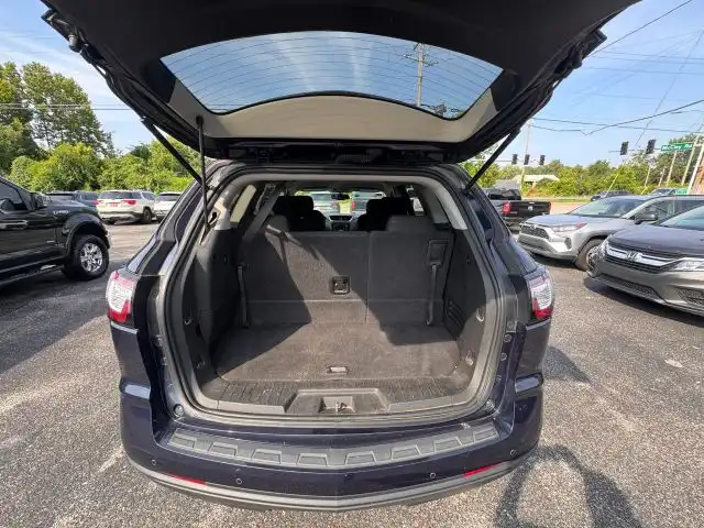 2017 Chevrolet Traverse 2LT AWD's photo