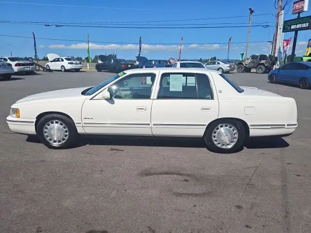 1998 Cadillac DeVille Base's photo
