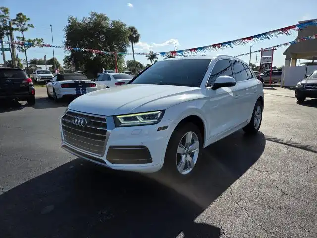 2018 Audi Q5 2.0T quattro S tronic Premium Plus's photo