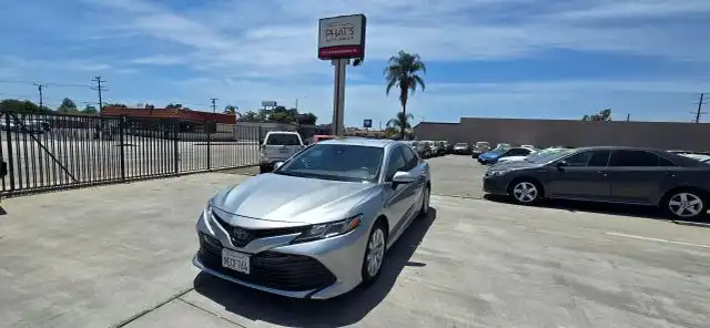 2019 Toyota Camry 2.5 Auto LE's photo