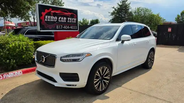 2020 Volvo XC90 T6 Momentum AWD's photo