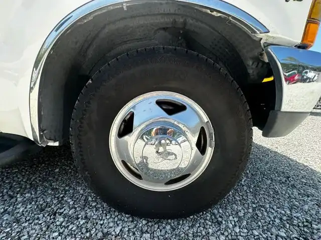 1999 Ford F-350 SUPER DUTY CREW CAB 4X2 172 DRW LARIAT's photo