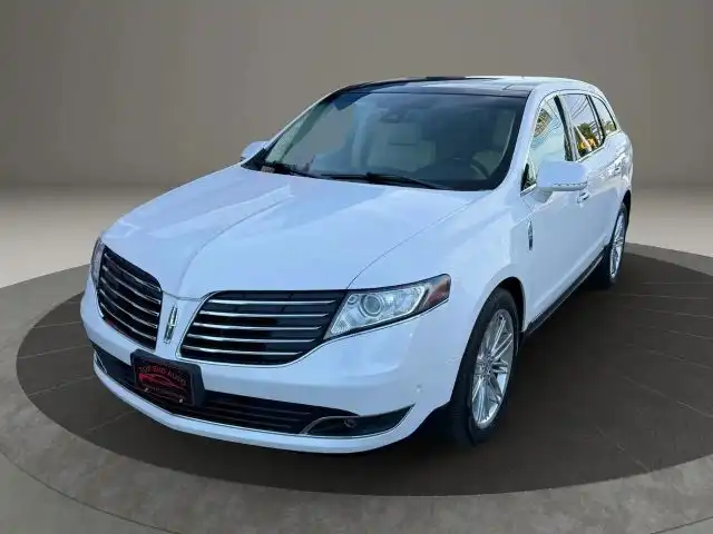 2019 Lincoln MKT 3.5 Reserve AWD's photo
