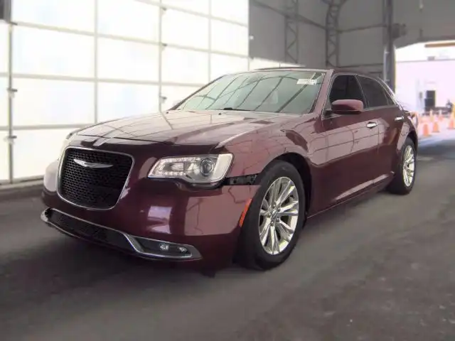 2017 Chrysler 300 Limited's photo