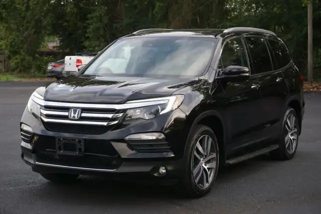 2017 Honda Pilot 4WD Touring's photo
