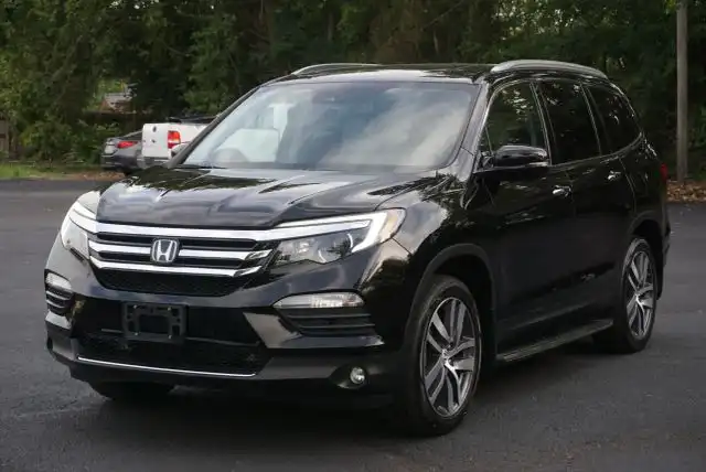 2017 Honda Pilot 4WD Touring's photo