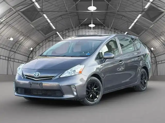 2014 Toyota Prius v Five's photo