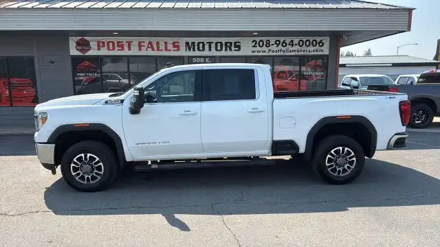2023 GMC Sierra SLE 4WD Crew Cab Standard Box SRW's photo