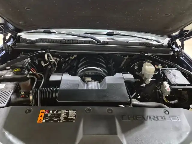 2019 Chevrolet Suburban 4WD 1500 Premier's photo