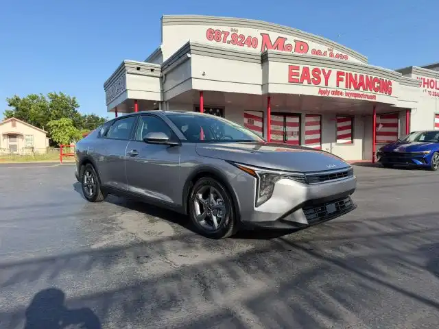 2025 Kia K4 LXS AT's photo