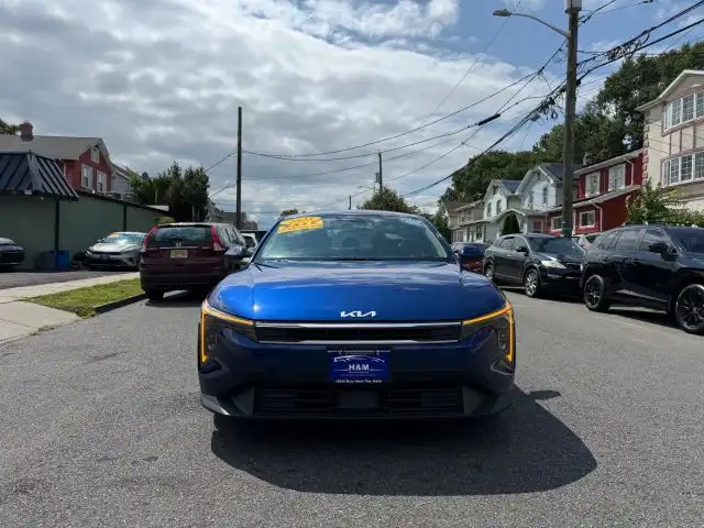 2025 Kia K4 LXS AT's photo