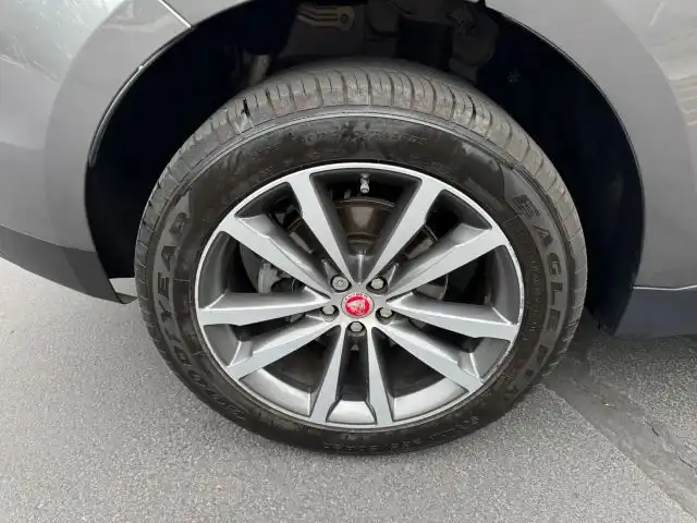 2017 Jaguar F-PACE 35t Prestige AWD's photo