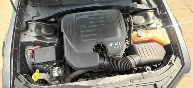 2018 Chrysler 300 Limited's photo