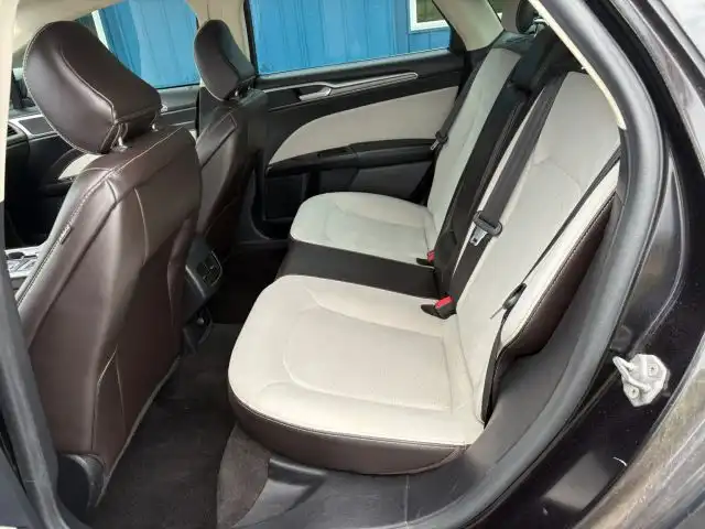2020 Ford Fusion SE FWD's photo