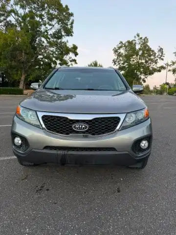2013 Kia Sorento LX AT 4WD's photo