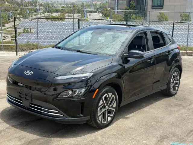 2023 Hyundai Kona Electric Limited's photo