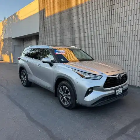 2020 Toyota Highlander XLE 4x4 V6's photo