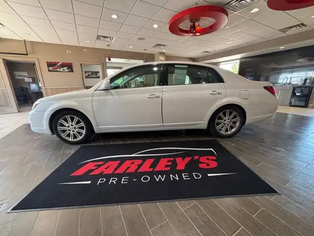 2007 Toyota Avalon Limited's photo