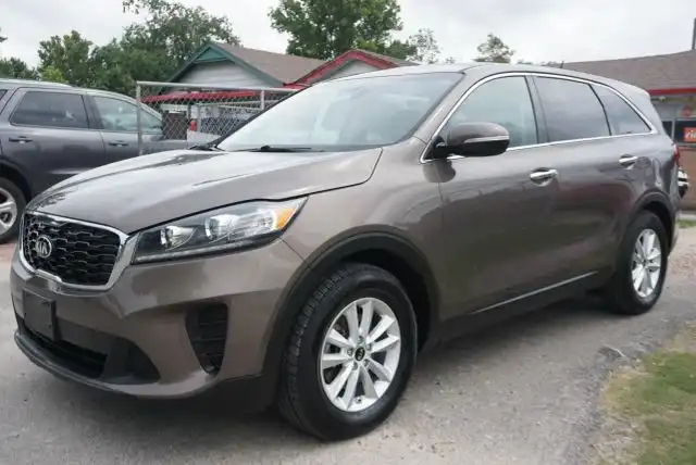 2020 Kia Sorento LX AT's photo