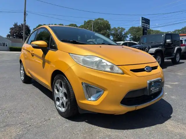 2011 Ford Fiesta SES Hatch's photo