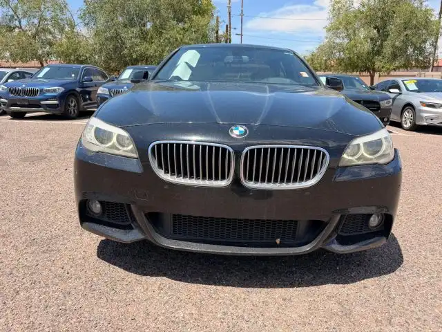 2013 BMW 5 Series 528i Sedan's photo