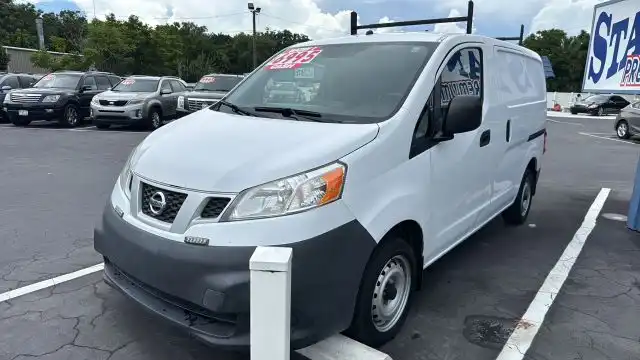 2017 Nissan NV200 S's photo