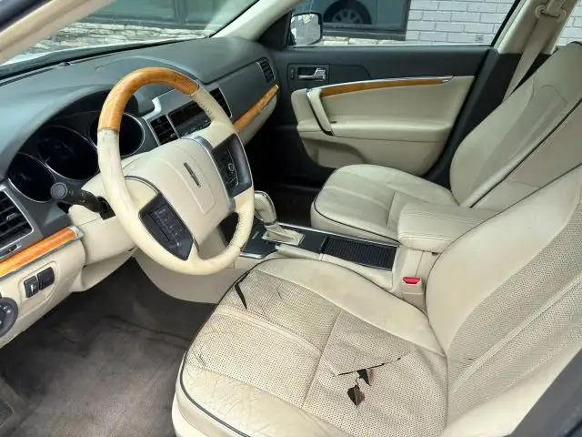 2011 Lincoln MKZ V6's photo