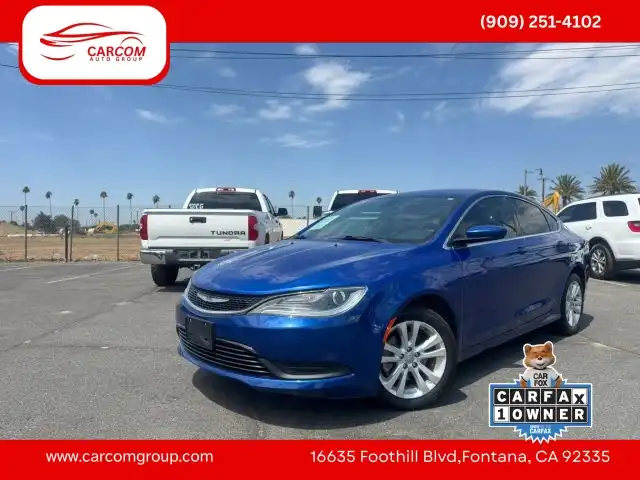 2017 Chrysler 200 Touring's photo