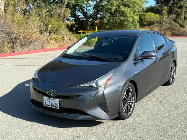 2018 Toyota Prius Two's photo