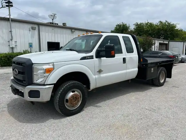 2015 Ford F-350 XL 4x4 SuperCab 162-In DRW's photo