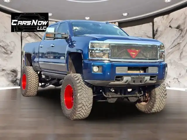 2016 Chevrolet Silverado HD High Country 4WD Crew Cab Standard Box's photo