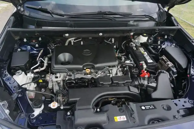 2021 Toyota RAV4 XLE FWD's photo