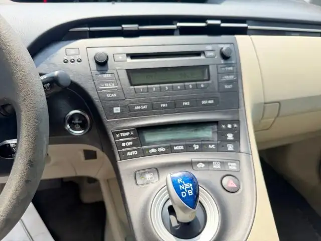 2011 Toyota Prius III's photo