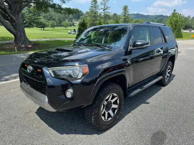 2018 Toyota 4Runner Off-Road 4x4 V6's photo