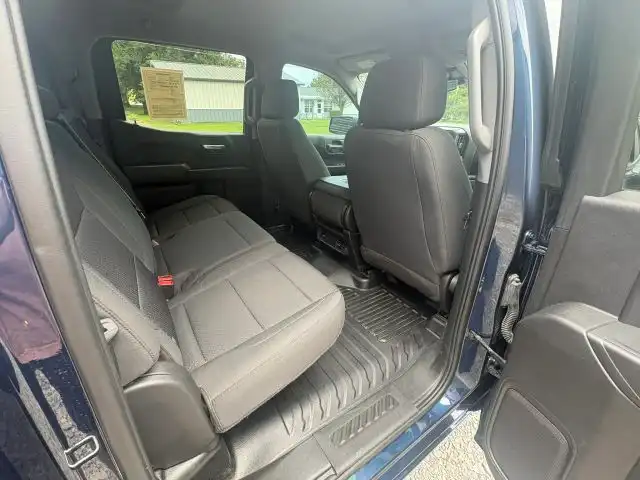 2023 GMC Sierra 4WD Crew Cab Short Box Pro's photo