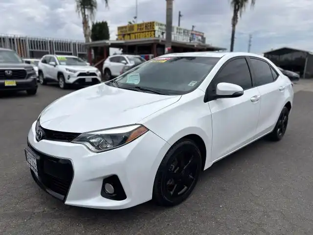 2015 Toyota Corolla S Premium AT's photo