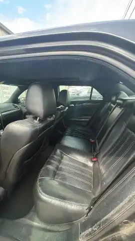 2018 Chrysler 300 S's photo