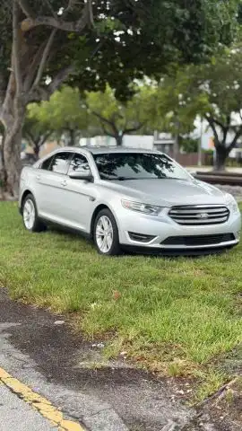 2017 Ford Taurus SEL FWD's photo