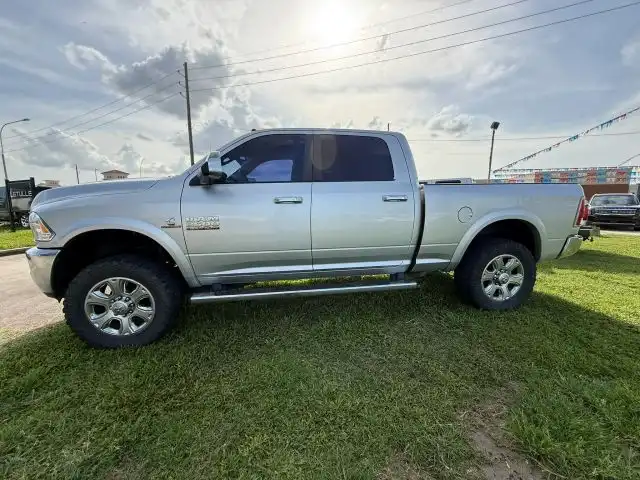 2015 RAM 2500 Laramie 4X4 Crew Cab SWB's photo