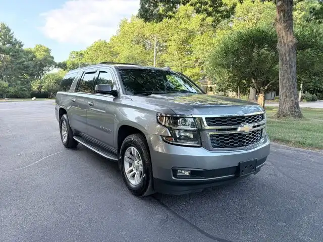 2018 Chevrolet Suburban 4WD 1500 LT's photo