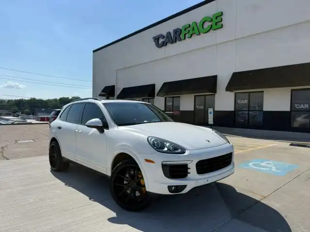 2018 Porsche Cayenne Platinum Edition's photo