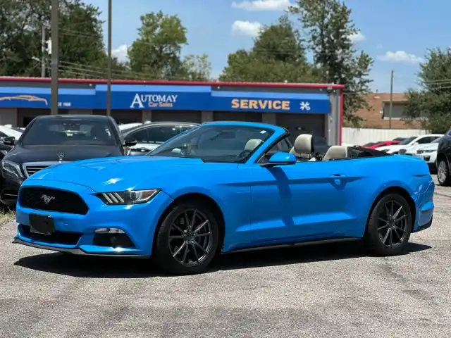 2017 Ford Mustang EcoBoost Convertible Premium's photo