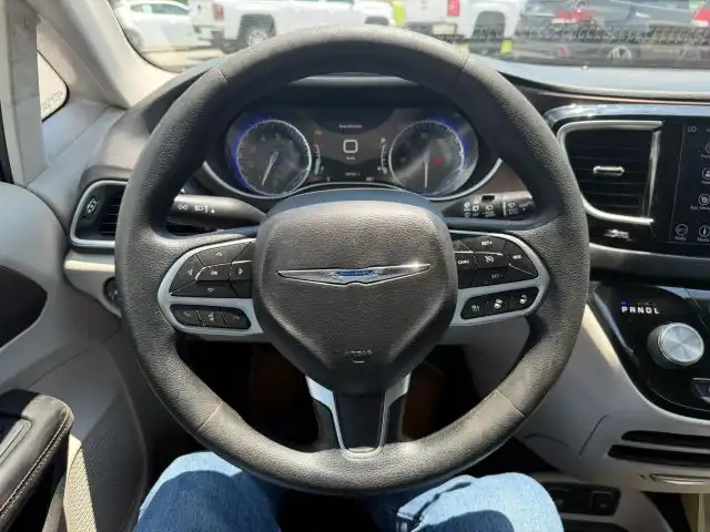 2019 Chrysler Pacifica Touring Plus's photo