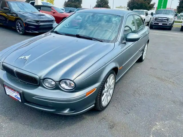 2004 Jaguar X-Type's photo