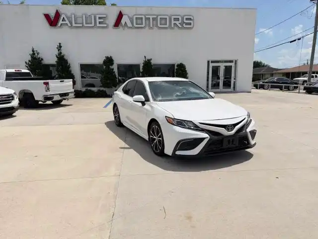 2020 Toyota Camry 2.5 Auto SE's photo