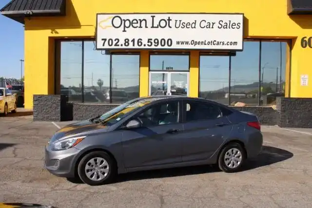 2017 Hyundai Accent SE 4-Door 6-Speed Automatic's photo