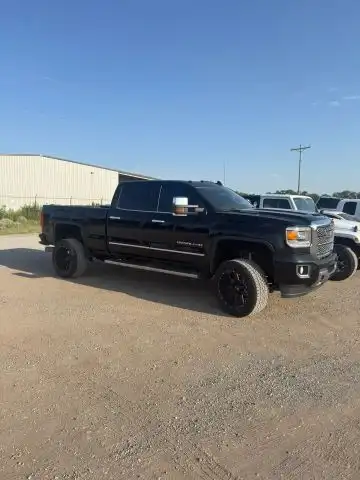 2018 GMC Sierra 4WD Crew Cab Standard Box Denali's photo