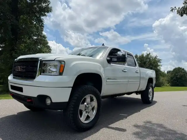 2014 GMC Sierra 4WD Crew Cab 6.5ft SLE's photo