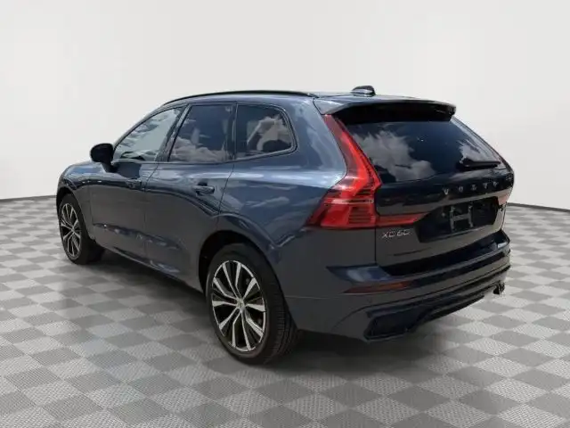 2023 Volvo XC60 B6 Ultimate Dark Theme AWD's photo