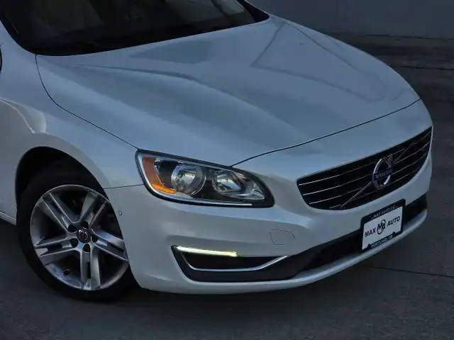 2015 Volvo V60 T5 Drive-E FWD Premier's photo